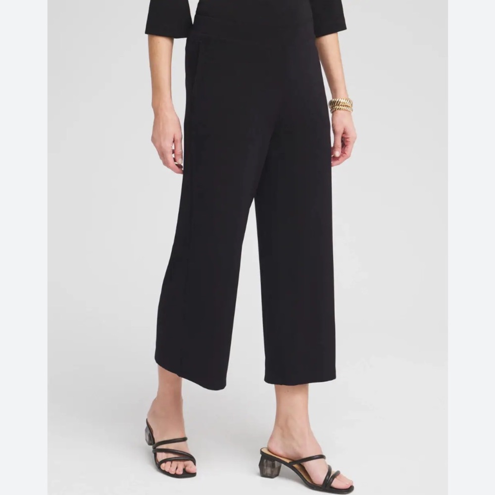Chicos travelers pants wide leg Cropped length Size medium Chicos size 1